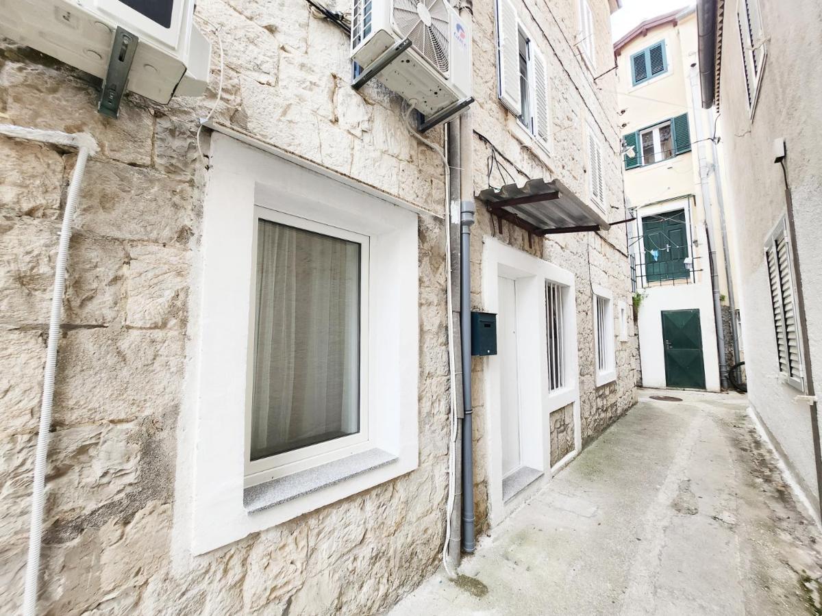 #22 Center Apartment