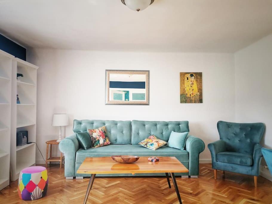 Lulu 90 M2 In Center Of Apartment *