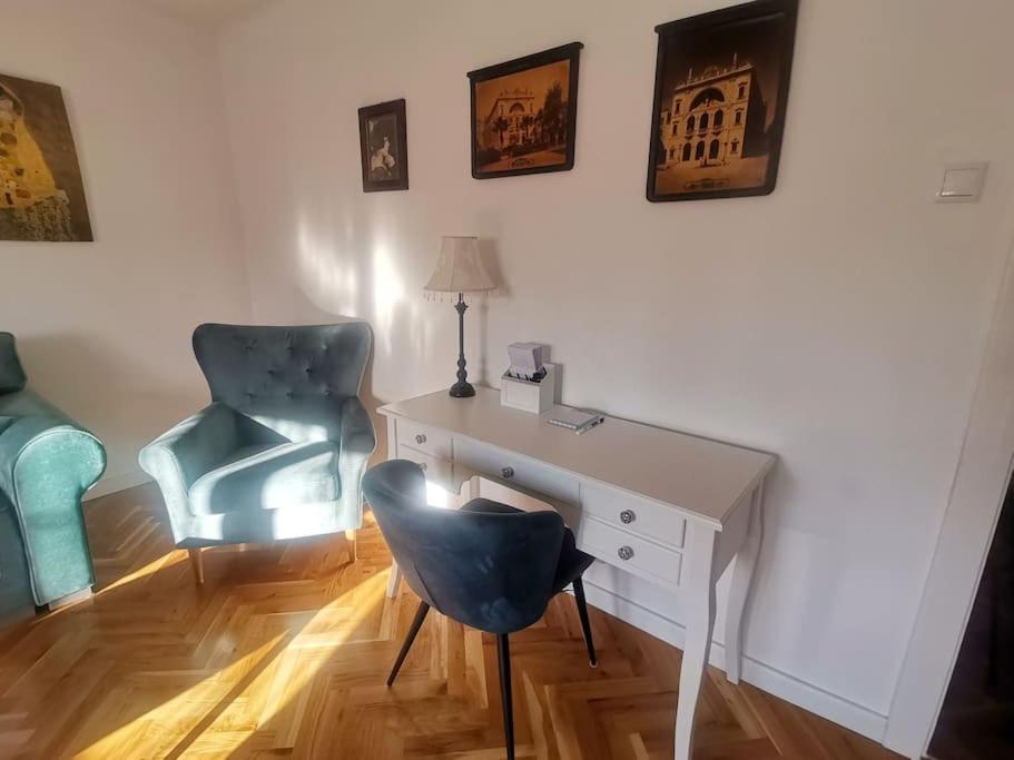 Lulu 90 M2 In Center Of Apartment *