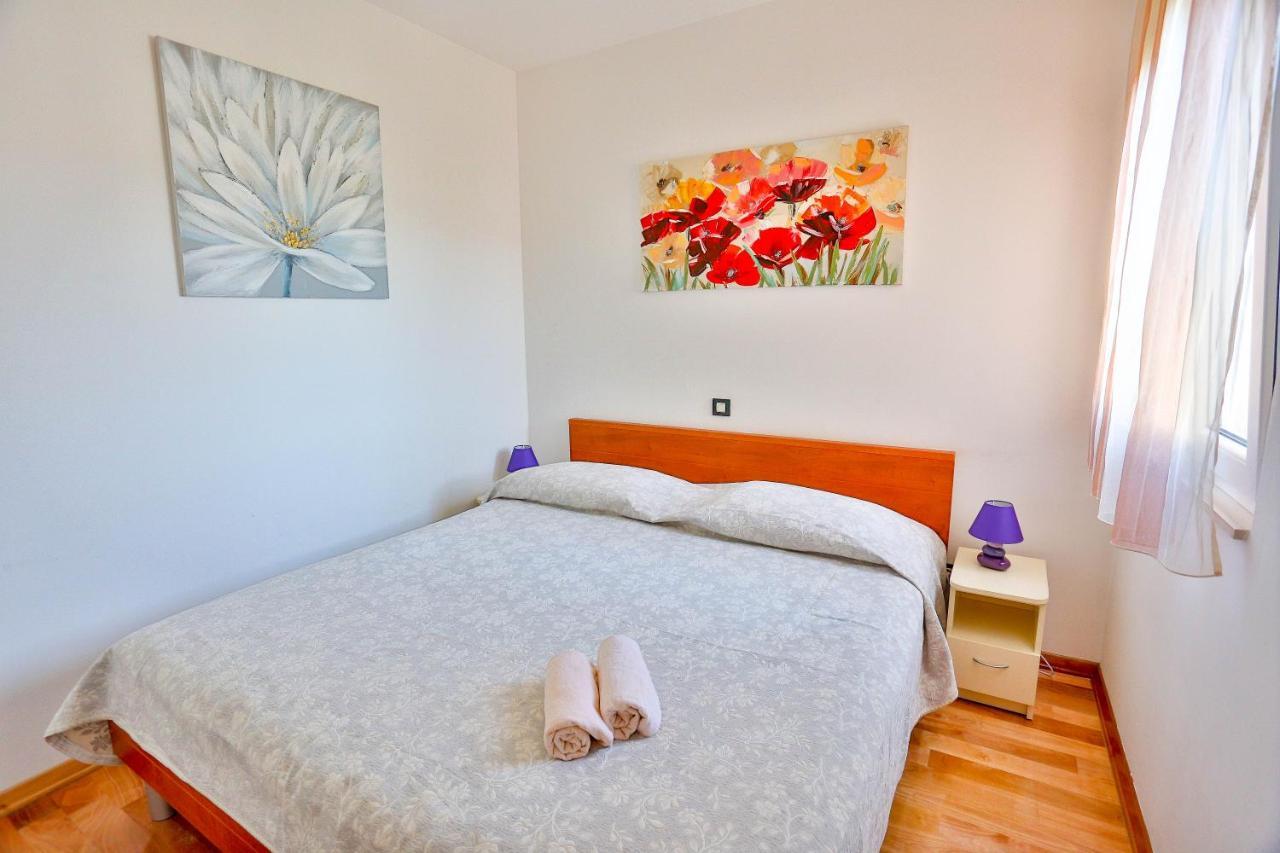 Daybreak Apartment *