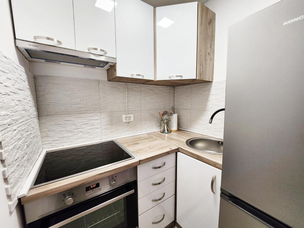 #22 Center Apartment *