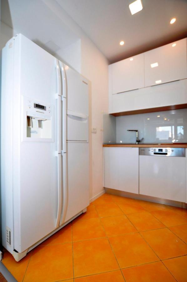 Nesh Apartment *