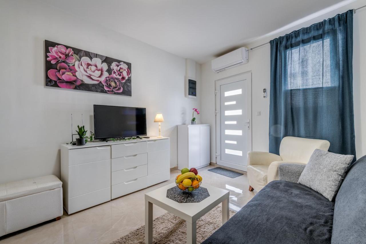 Andela 2bdrs & Free Wifi Apartment