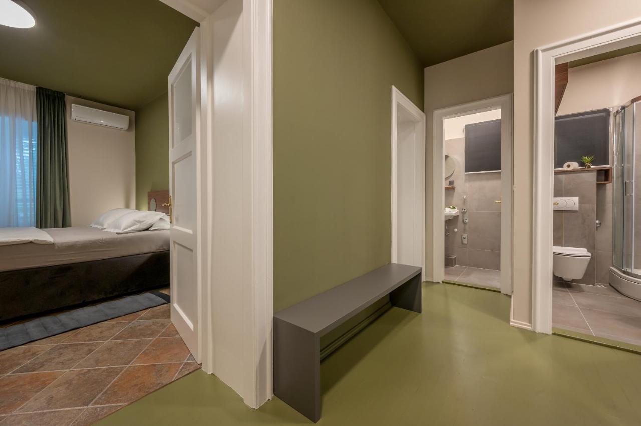 Green, Deluxe Two Bedroom