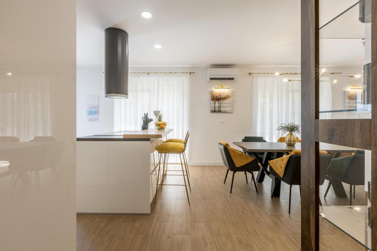 & Ileana Apartment *