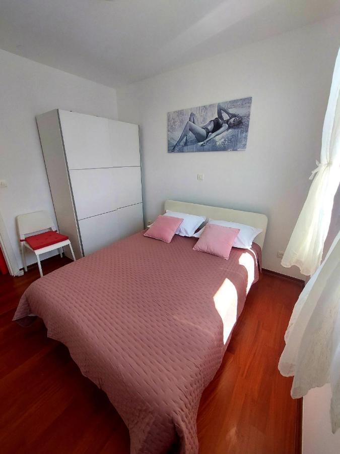 Apartment Domito Znjan *