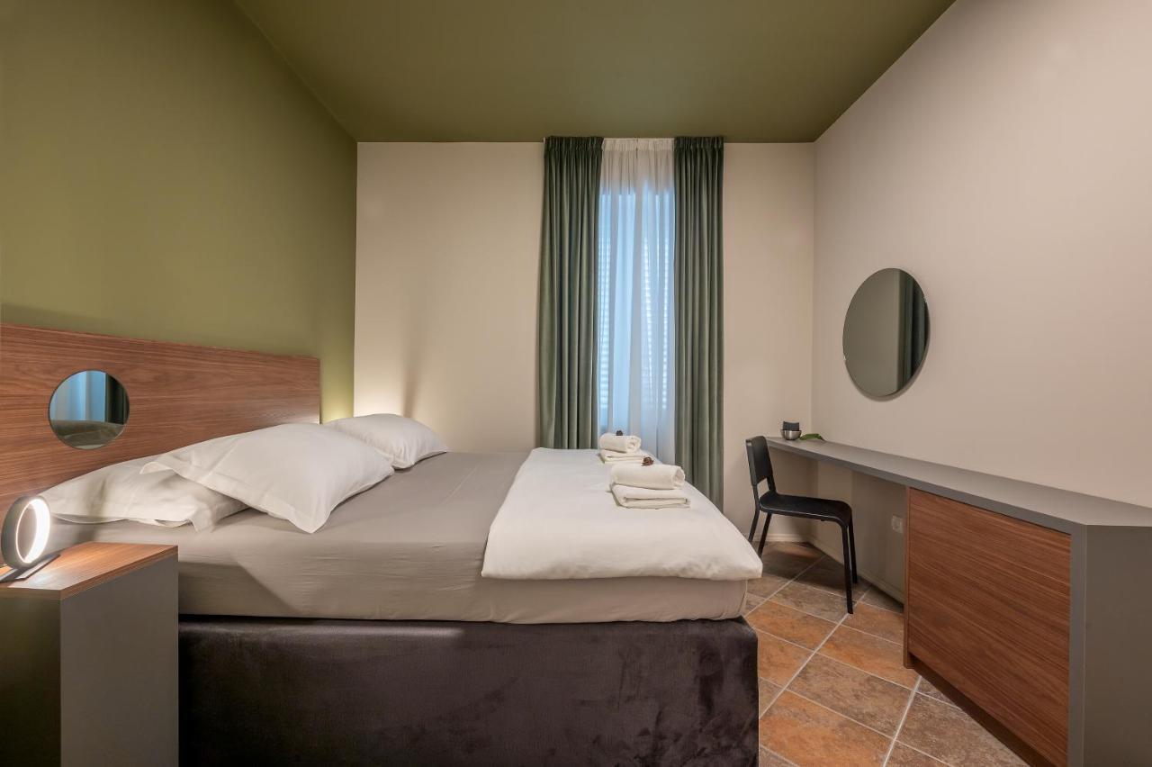 Green, Deluxe Two Bedroom Apartman Split
