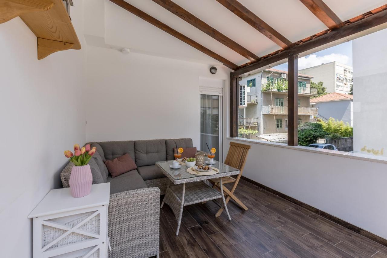 & Ileana Apartment Split