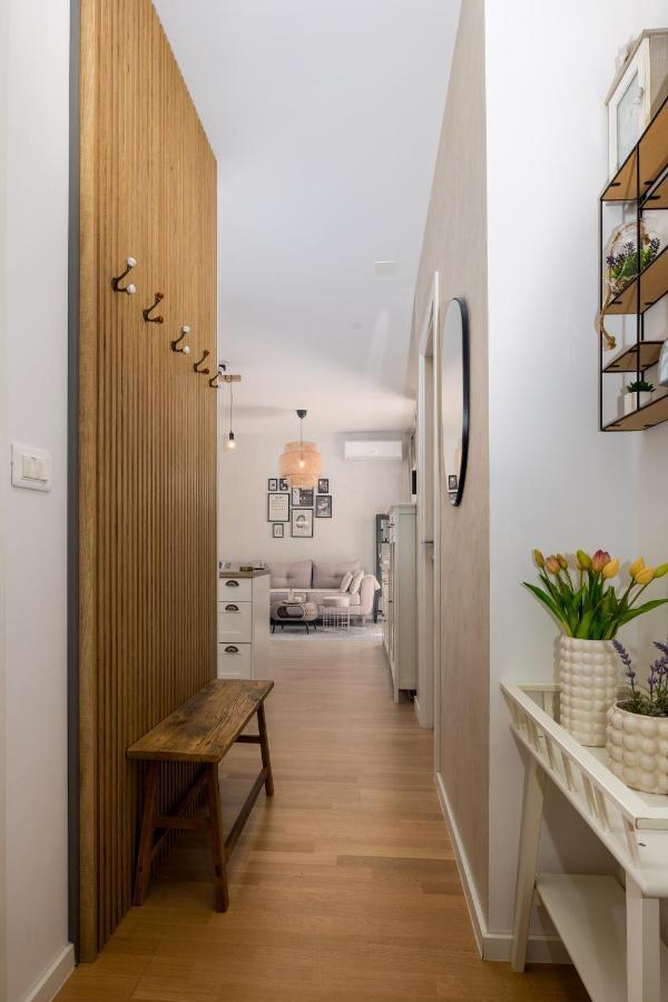 Ivy Apartment *