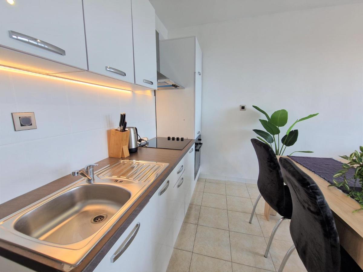 Luminous Apartment *
