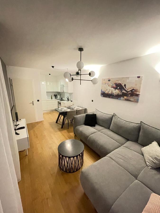 Naomi Znjan Apartment