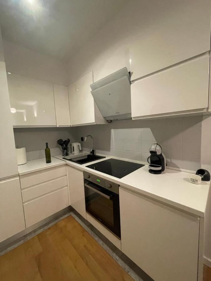 Naomi Znjan Apartment