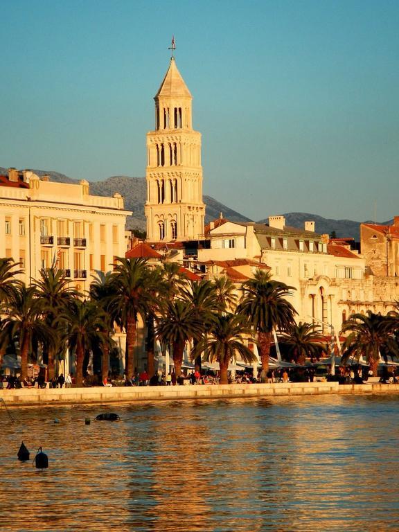 Papalic Palace *