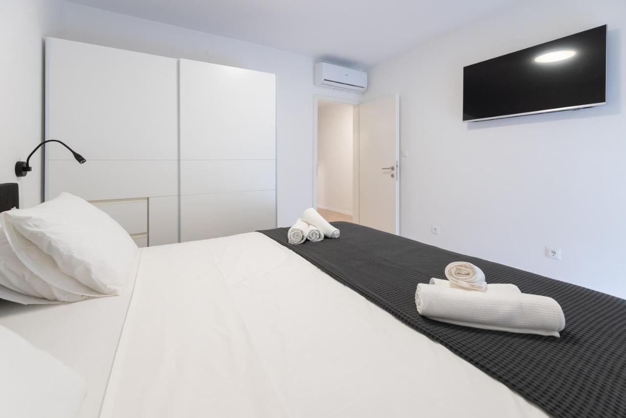 Apartamento D33 *