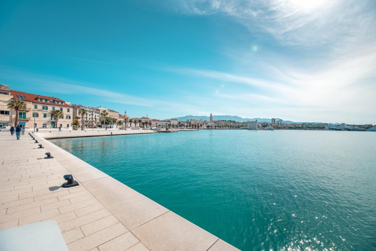 Oasis Luxury With Terrarce And Jacuzzi Apartment *