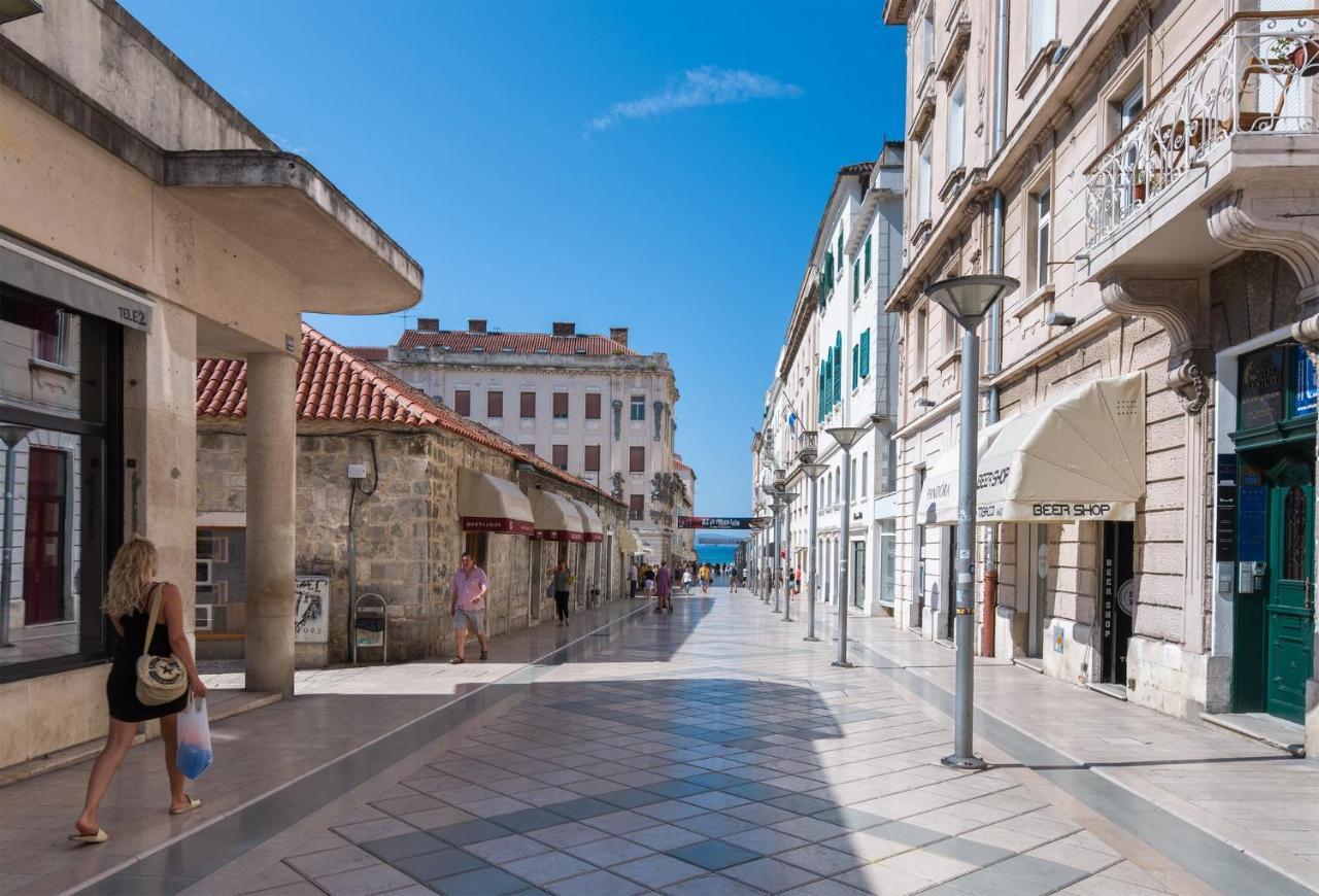 Oasis Luxury With Terrarce And Jacuzzi Apartment Split