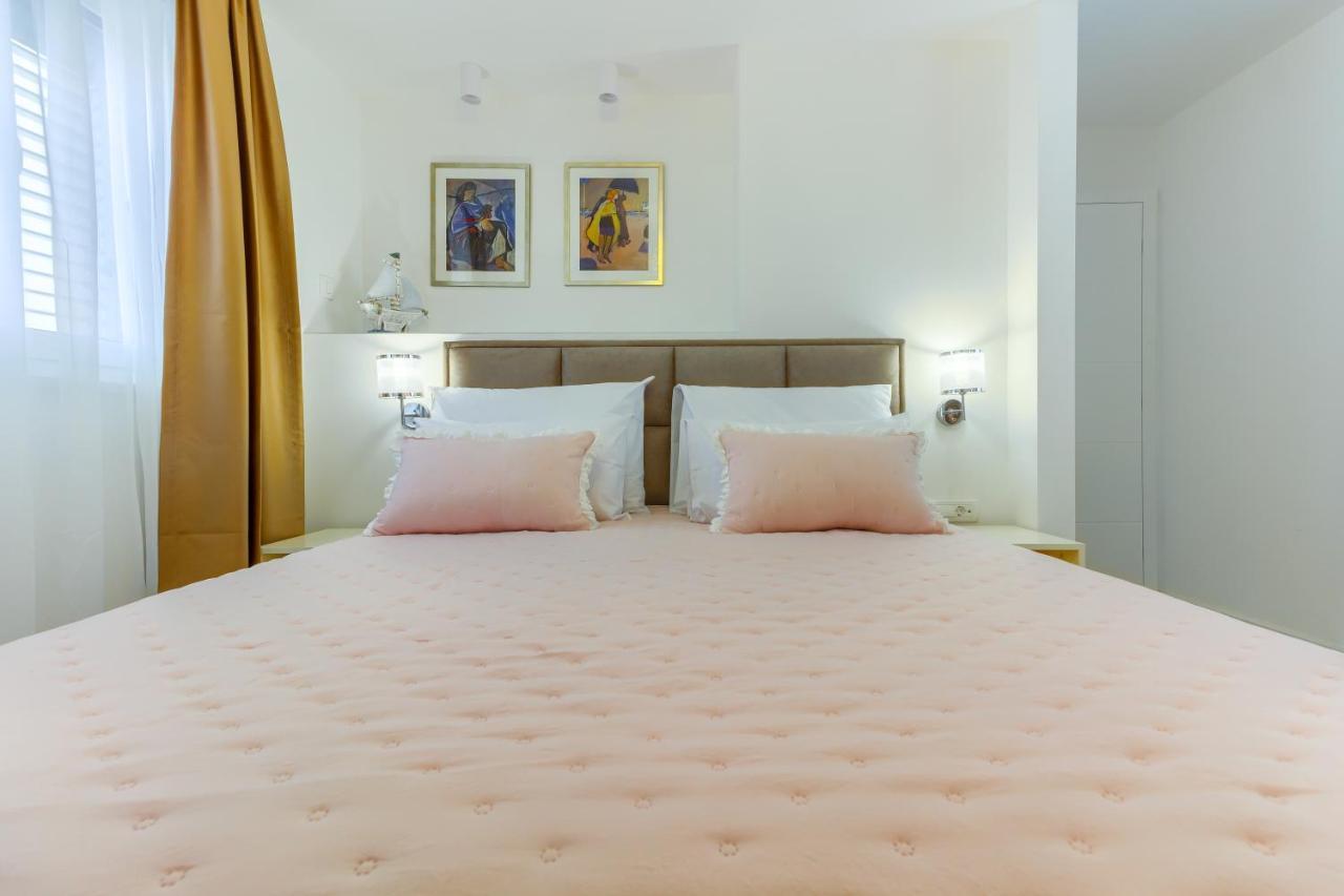 Irini Luxury Split