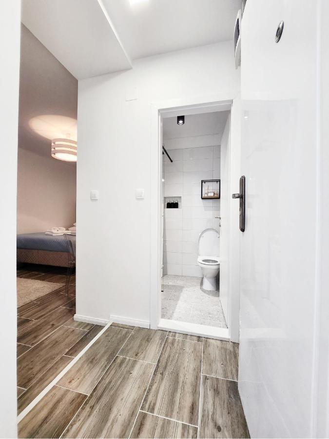 #22 Center Apartment *