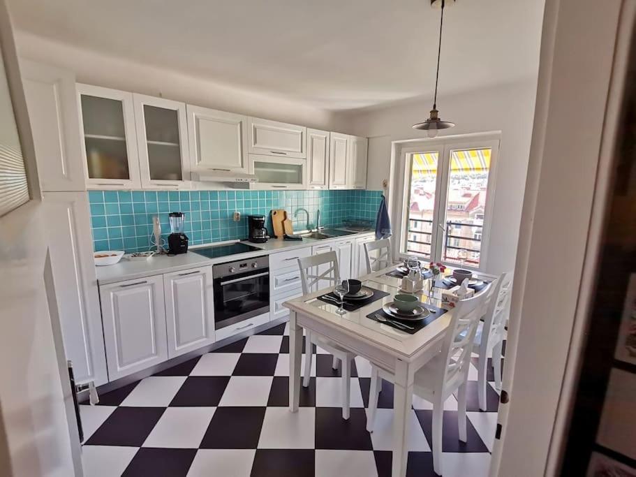Apartment Lulu 90 M2 In Center Of *