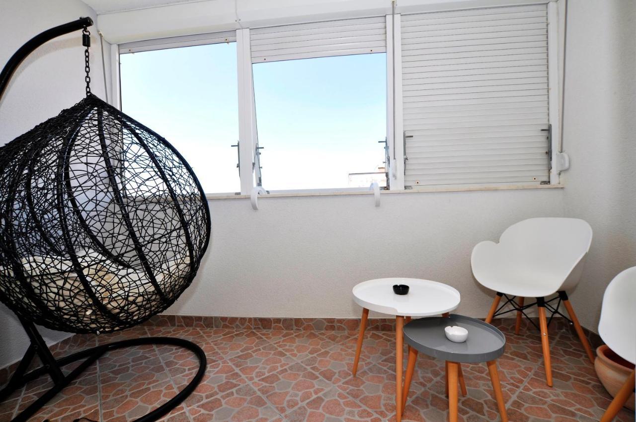 Nesh Apartment *