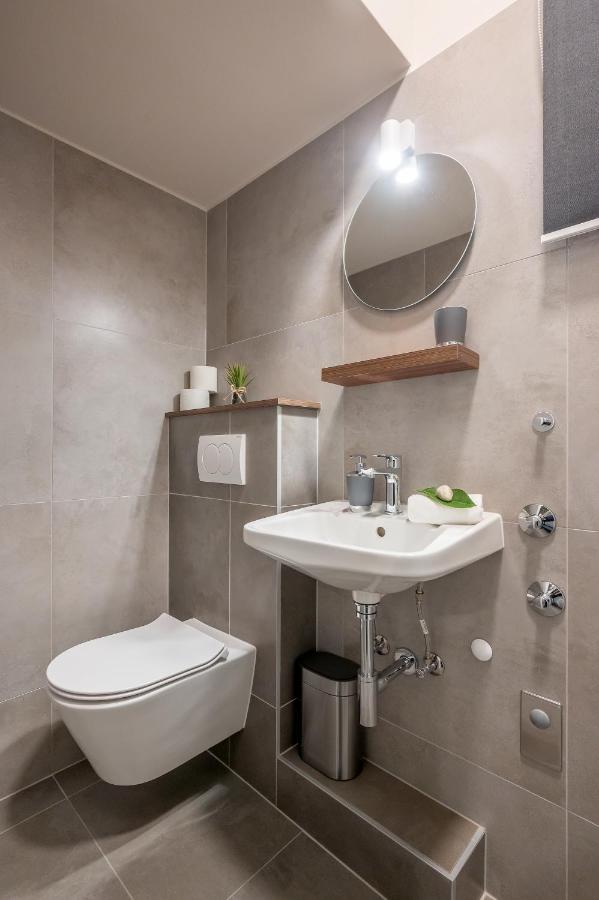 Green, Deluxe Two Bedroom Apartman *
