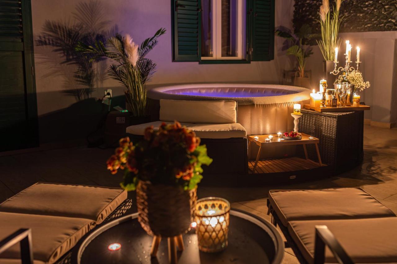 Oasis Luxury With Terrarce And Jacuzzi Apartment