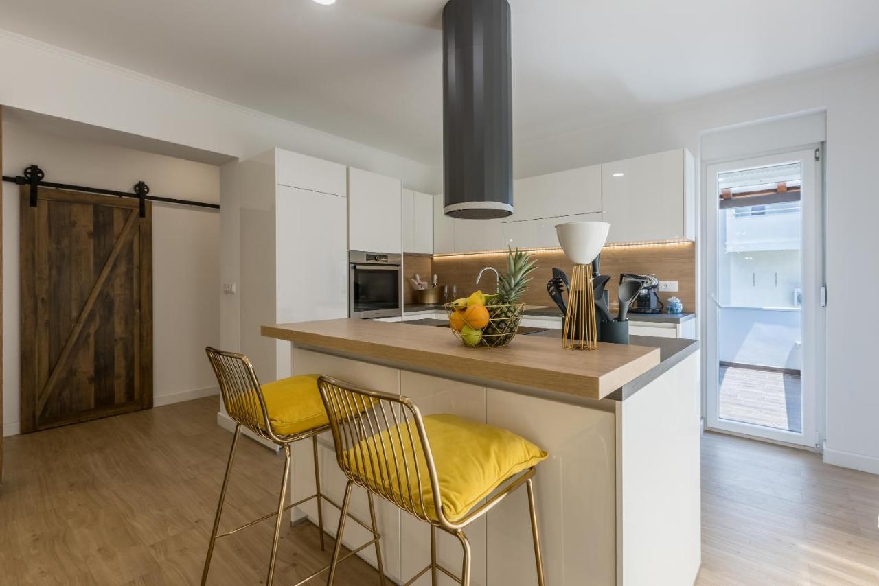 & Ileana Apartment Split