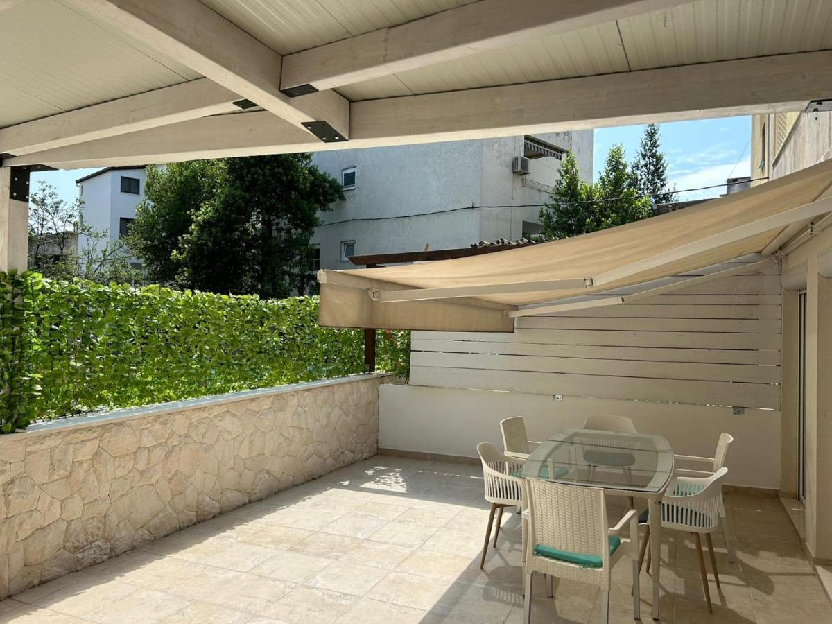 Ln New Apartment Split