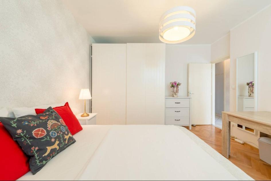 Asti Apartment *