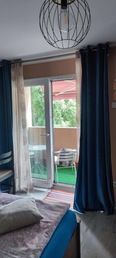 Carlos Apartman