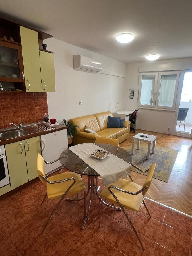 Apartment Jj Split
