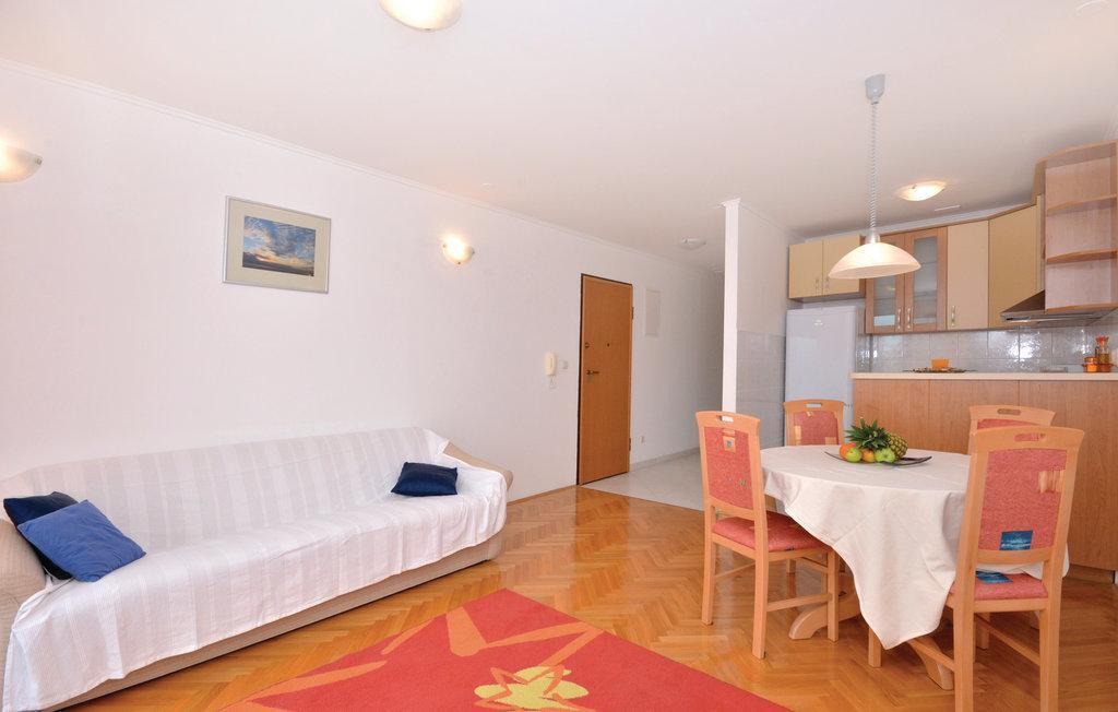 Apartment 2 Bedroom Nice Apartment In Split