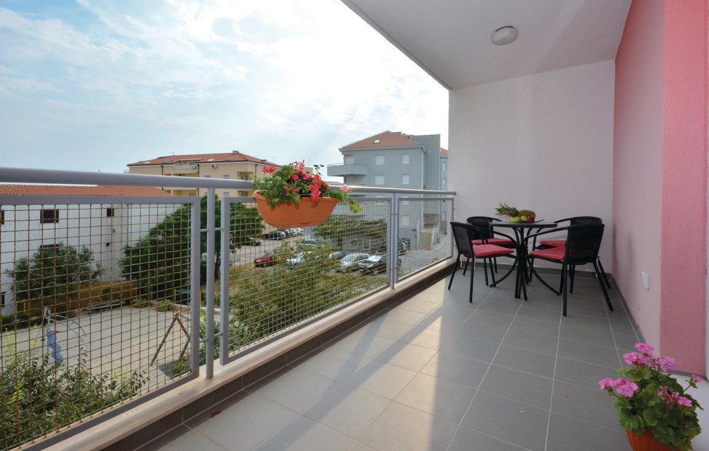 2 Bedroom Nice Apartment In Split Split