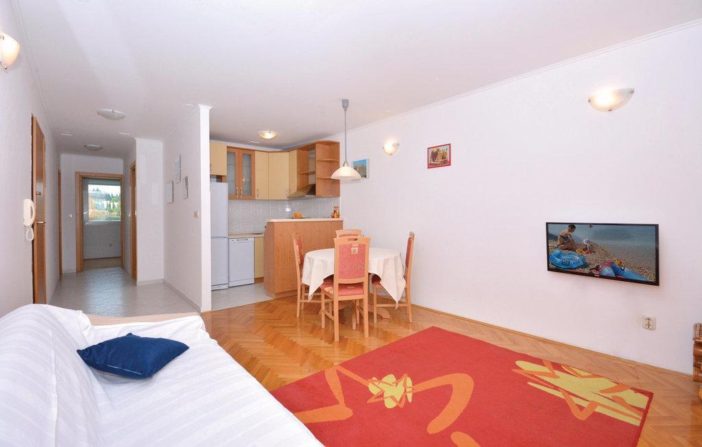 Apartment 2 Bedroom Nice Apartment In Split *