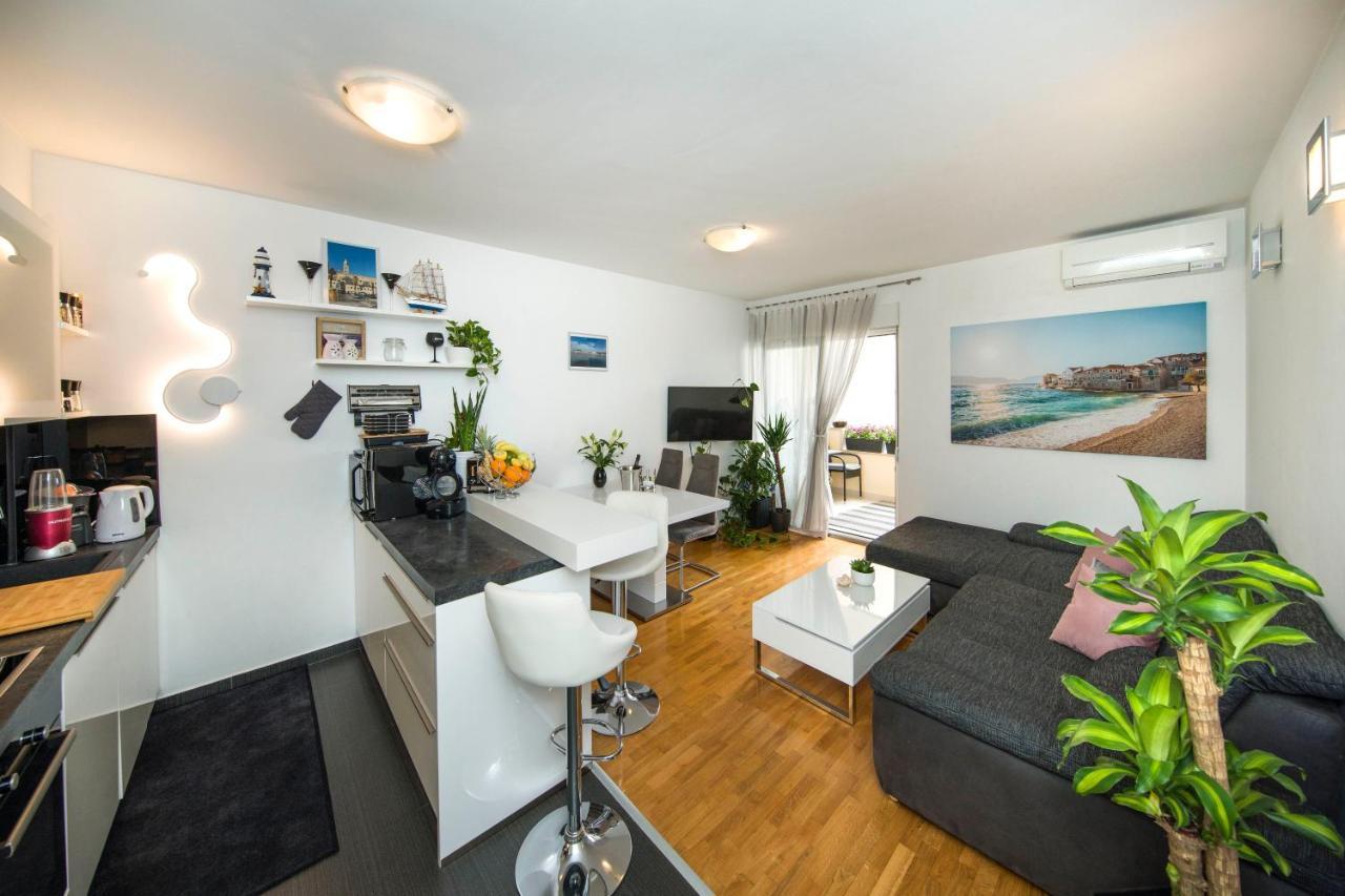 Summer Dreams Apartment Split