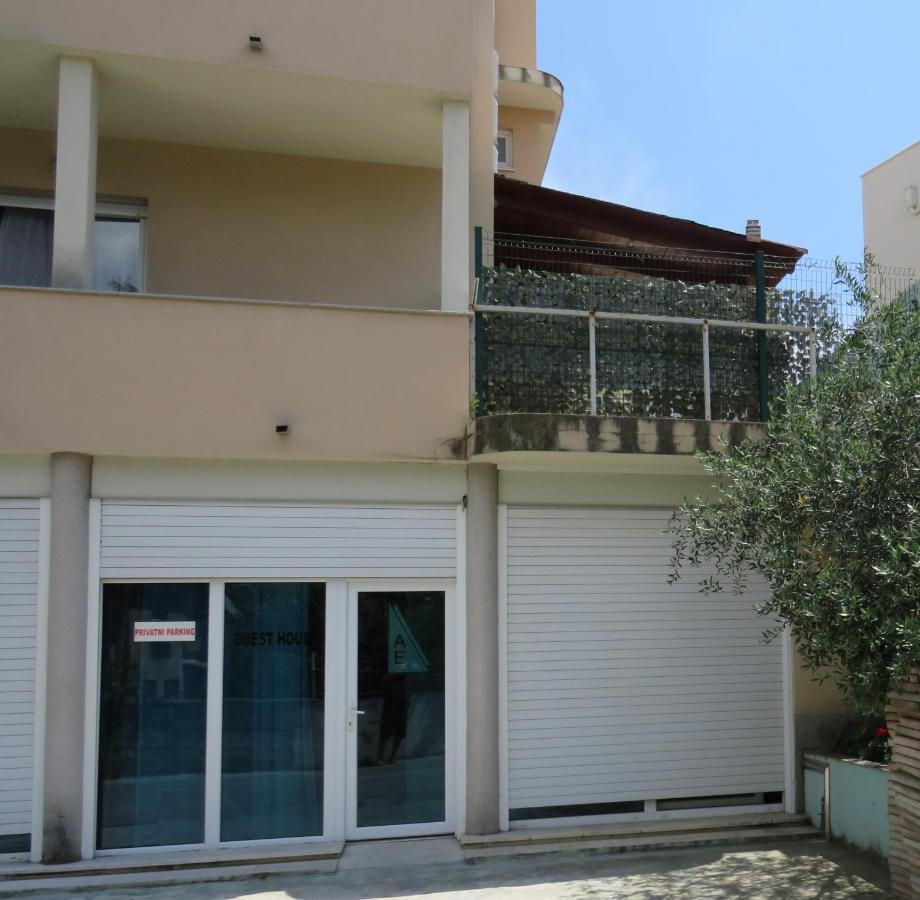 1-2 Apartamento *