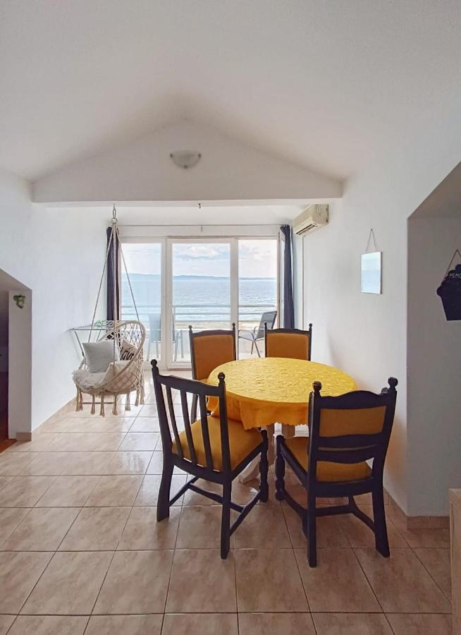 Sea View With Swimming Pool Near Apartment