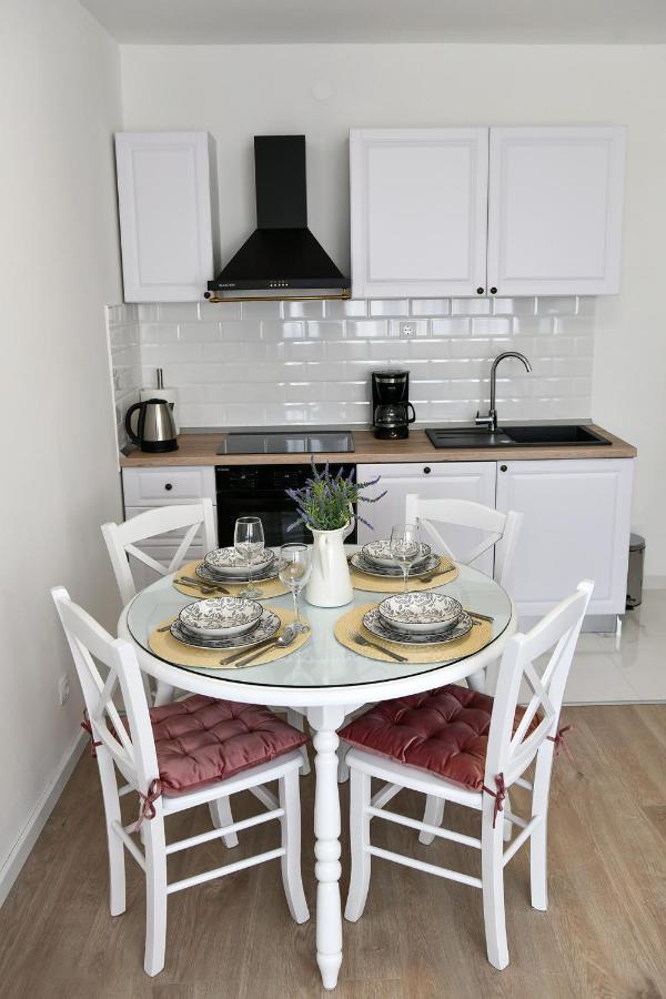 New And Modern Baroni Apartment *
