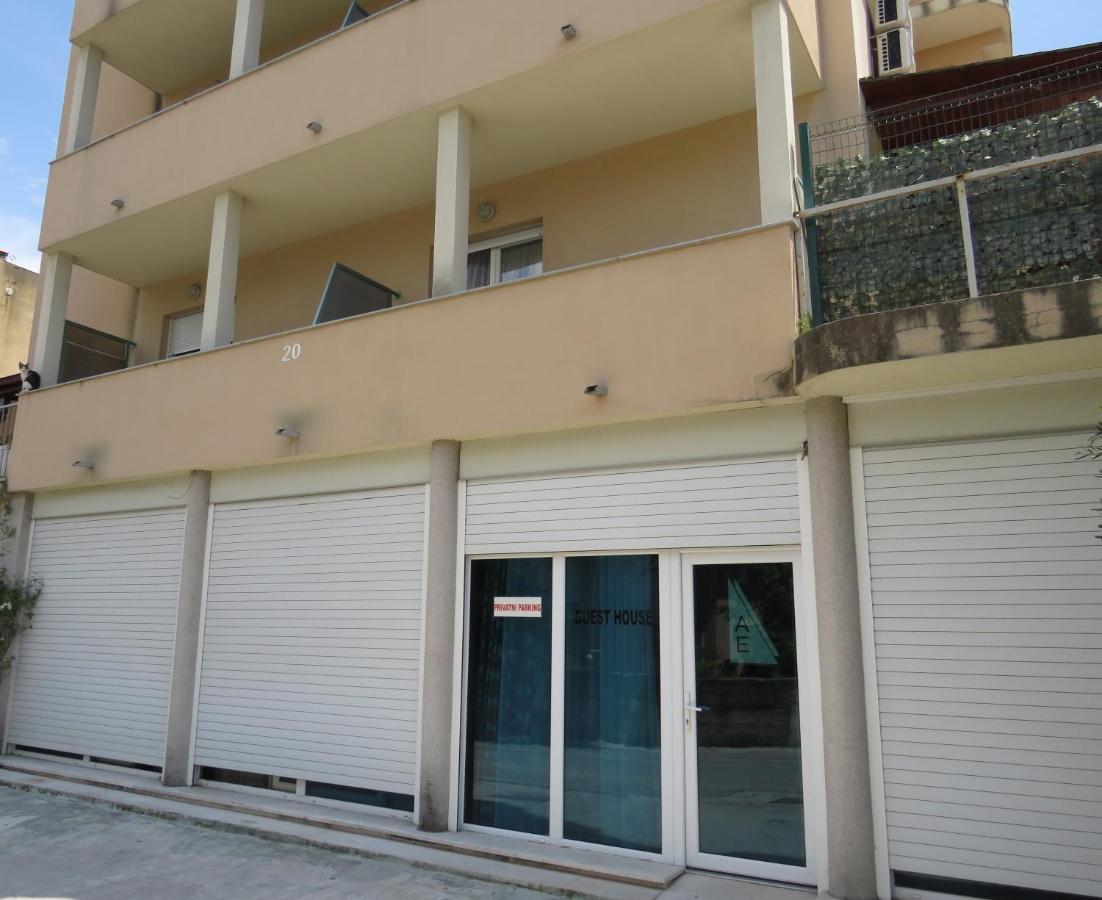 1-2 Apartamento *