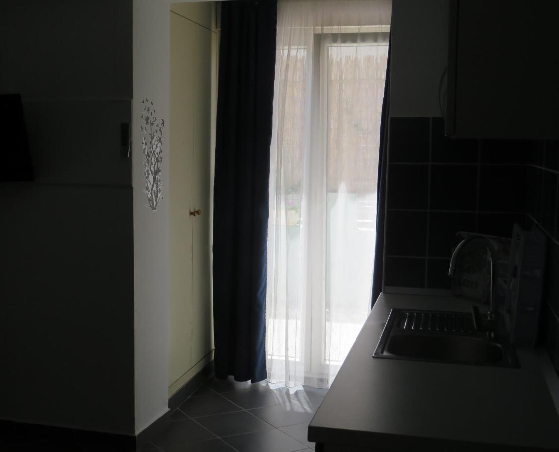 With Big Terrace 3 * Split
