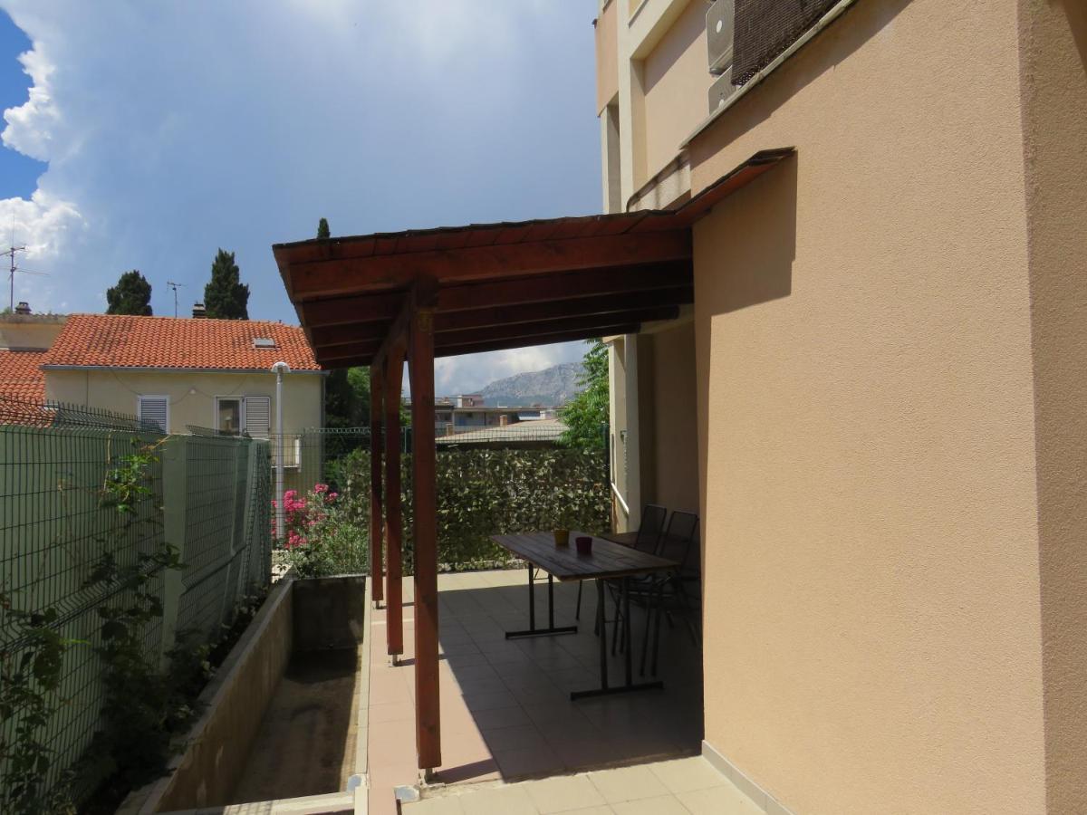 With Big Terrace 3 Apartment *