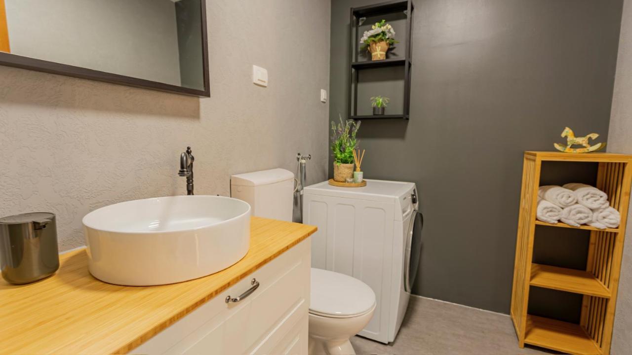 New Delux Garden With Hotube **** Appartement Split