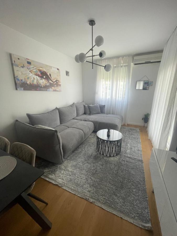 Naomi Znjan Apartment