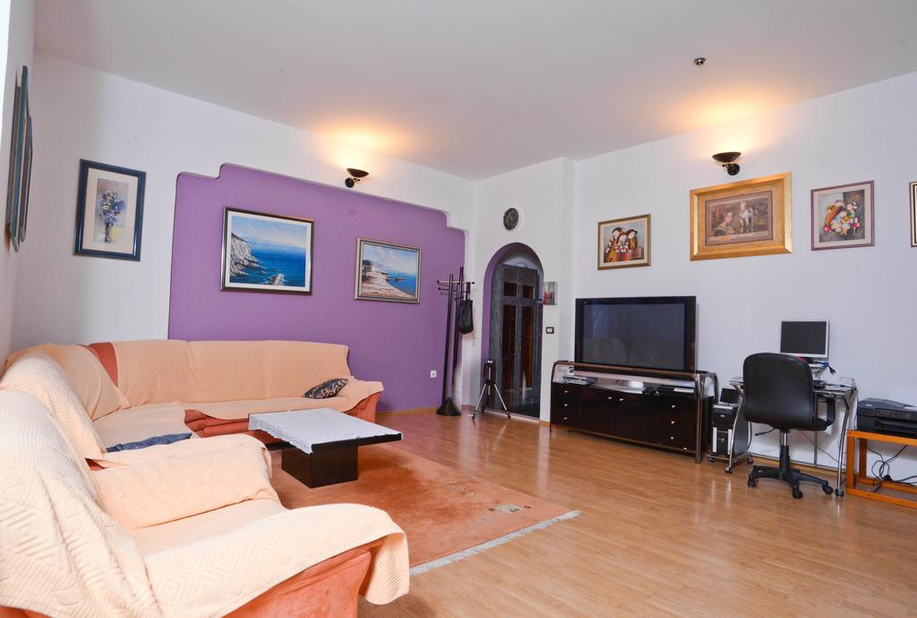 Epicenter Apartman *