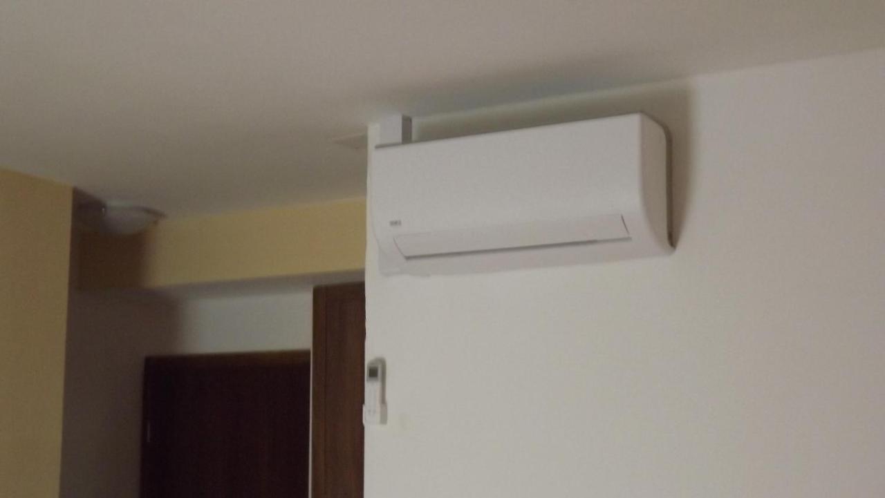Apartman 11 *