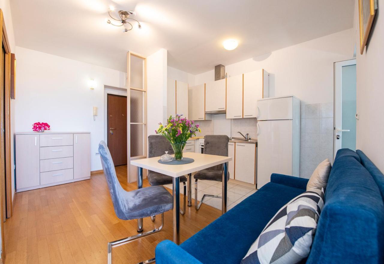 Danna's Apartment Split