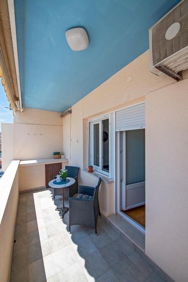 Danna's Apartment Split