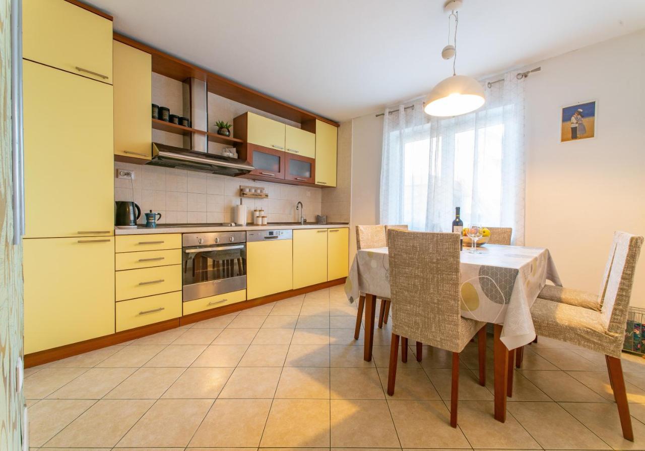 Anika Apartment Split