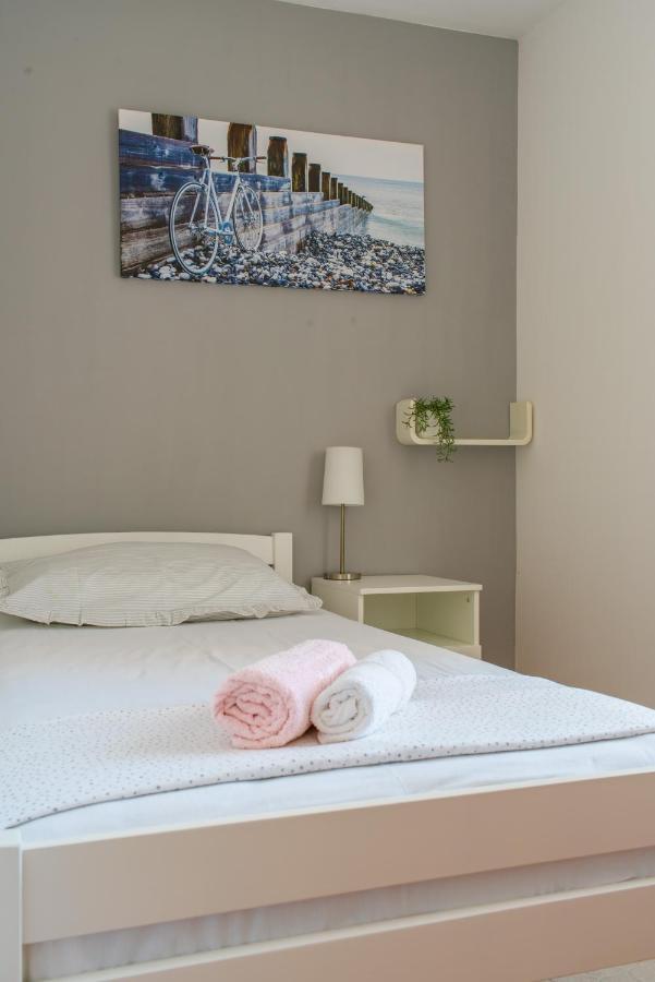 Anika Apartment