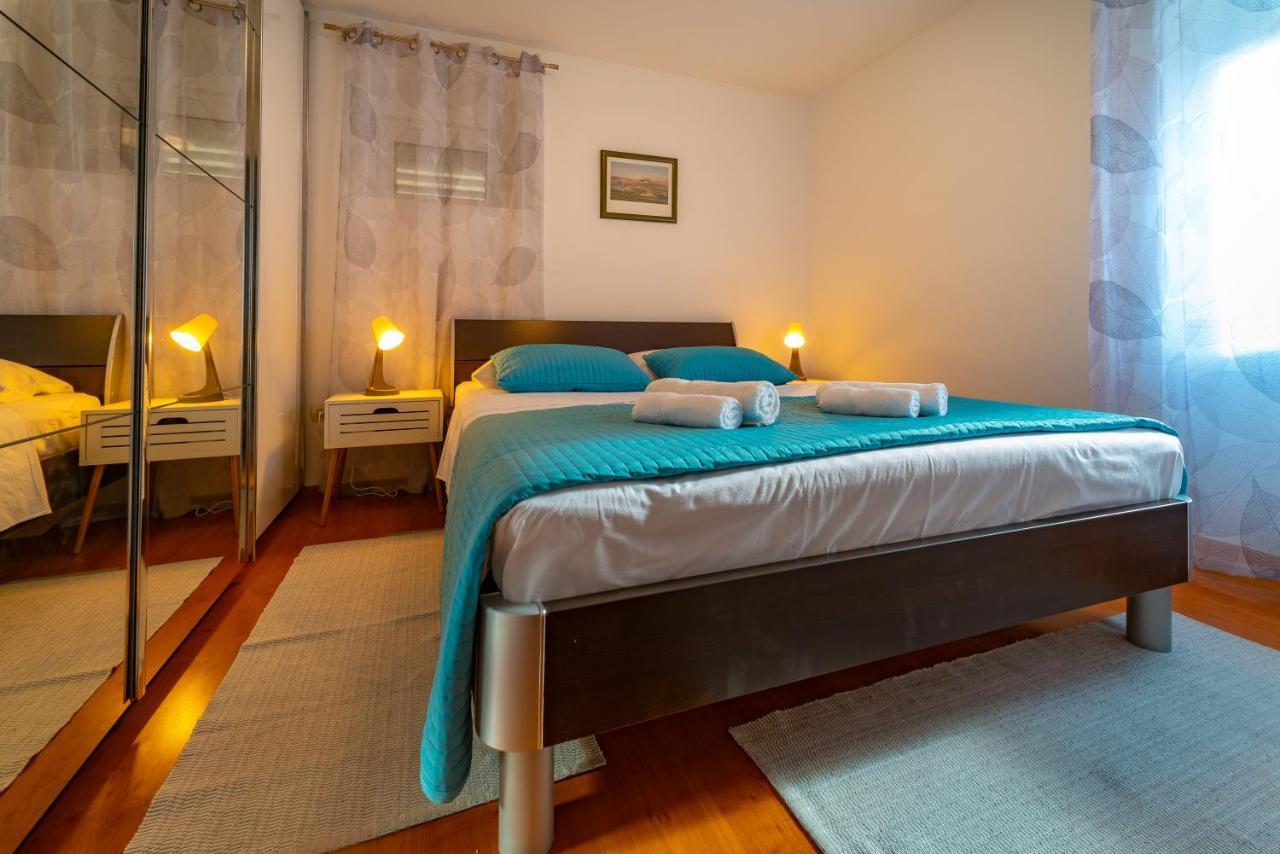 Anika Apartment Split